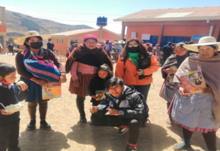 Jóvenes de la comunidad Palca en Sacaba