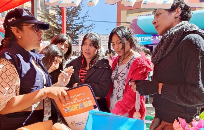 Feria de salud sexual y reproductiva para adolescentes y jóvenes en El Alto