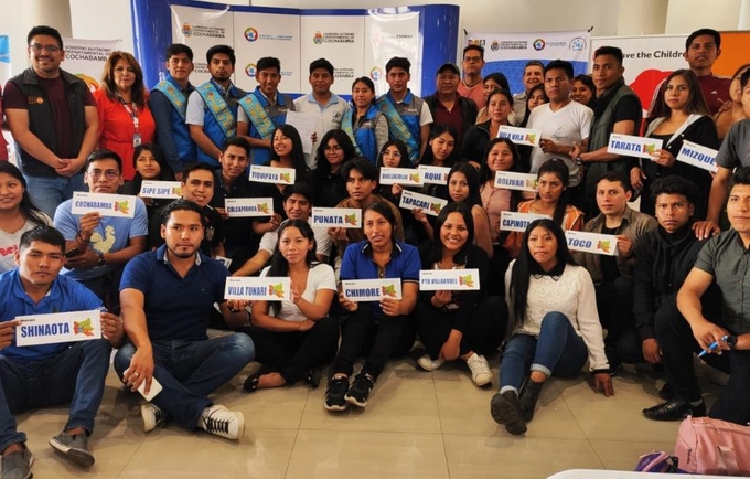 Jóvenes elaboran y presentan la Ley Departamental de Prevención de Embarazo en la Adolescencia en Cochabamba.
