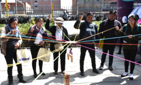 Estudiantes de El Alto reciben información para prevención de violencia y embarazo adolescente. 