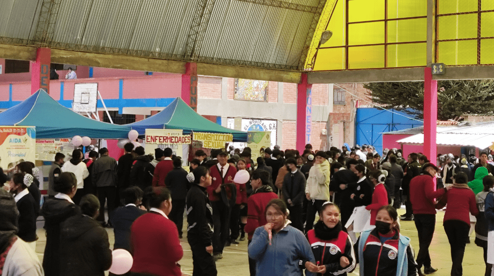 La feria informativa fue organizada por el  Consultorio AIDA del Centro de Salud CRA perteneciente a la Red Los Andes, apoyados por los consultorios AIDA   de los Centros de Salud  German Busch y Villa Ingenio.