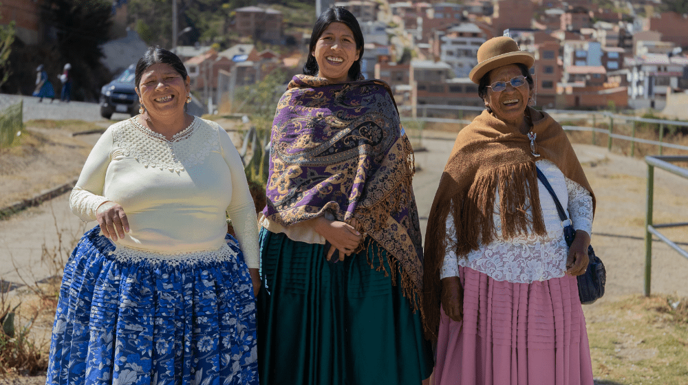 Tres generaciones de mujeres bolivianas han enfrentado desafíos y experimentado mejoras en el ejercicio de su autonomía corporal. ©UNFPA Bolivia/Jorge Canido