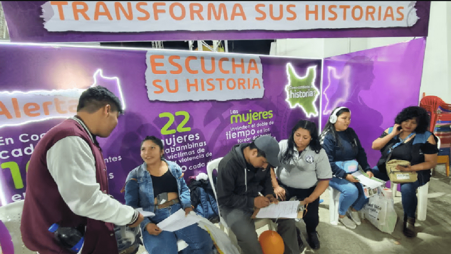 Stand "Cambiemos sus historias" visibiliza problemática de la violencia y las propuestas de solución, en el marco de la FEXCO.