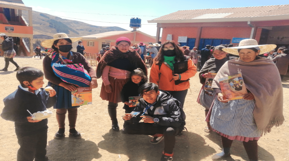 Jóvenes de la comunidad Palca en Sacaba