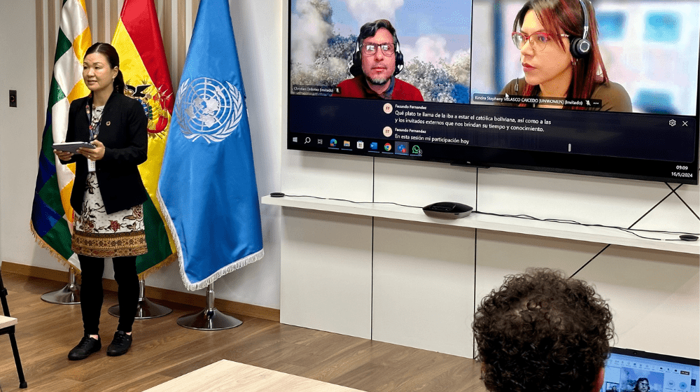 Rinko Kinoshita, Representante de UNFPA Bolivia explica la importancia de espacios de formación sobre la inclusión de personas c