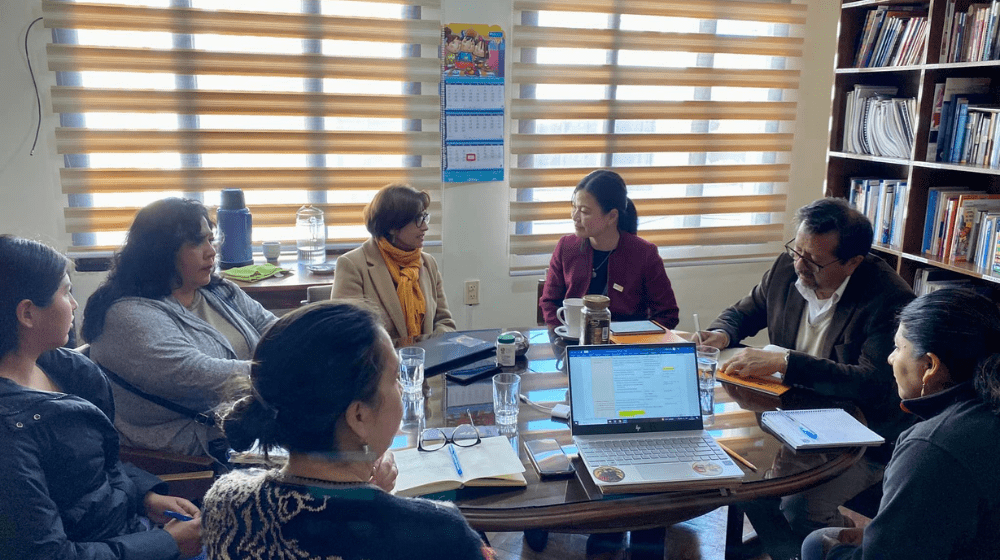 Rinko Kinoshita, Representante de UNFPA Bolivia en diálogo con el directorio de la Red de Lucha contra la Violencia de Sucre.