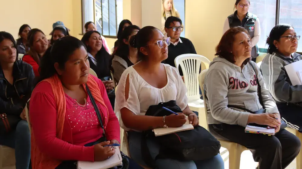 Se inaugura el proceso de formación a promotoras comunitarias en Cotahuma de la ciudad de La Paz