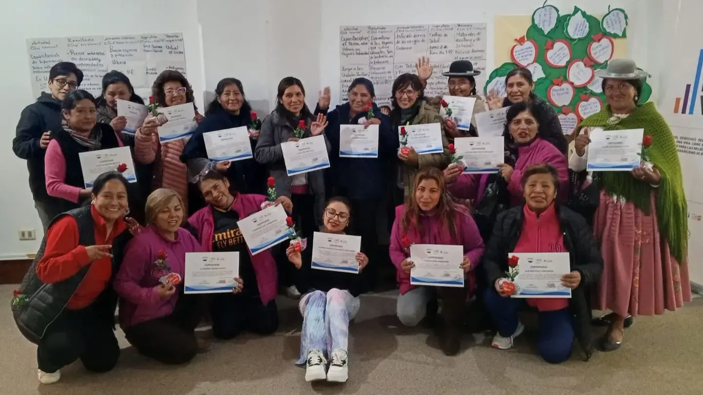 Promotoras comunitarias lideran acciones contra la violencia y por el ejercicio de derechos sexuales y derechos reproductivos en El Alto