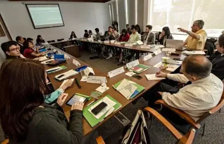 Jóvenes líderes de Bolivia debatieron temas de actualidad nacional, regional y mundial